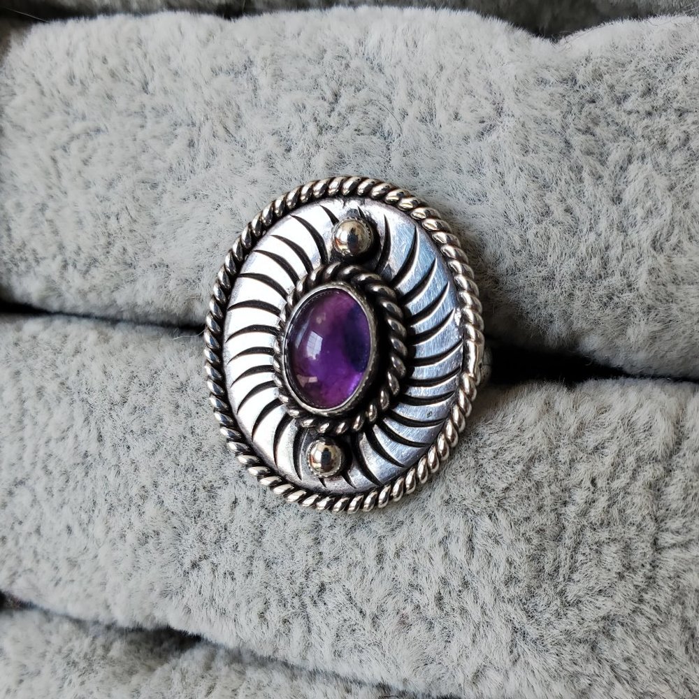 Genuine Amethyst (quartz) Stone Ring - size 6